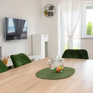 https://tomic-apartments.primorje-gorskikotar.com
